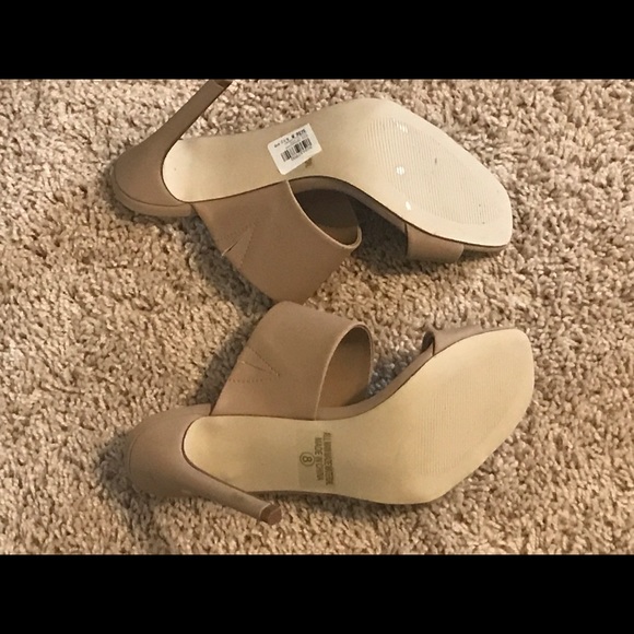 Charlotte Ruse Nude Heels, BRAND NEW!! - Picture 3 of 3